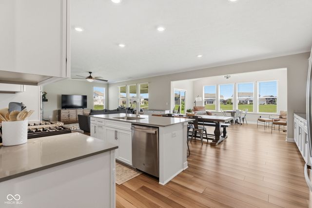 11887 Prominence Place, Fishers, IN 46037
