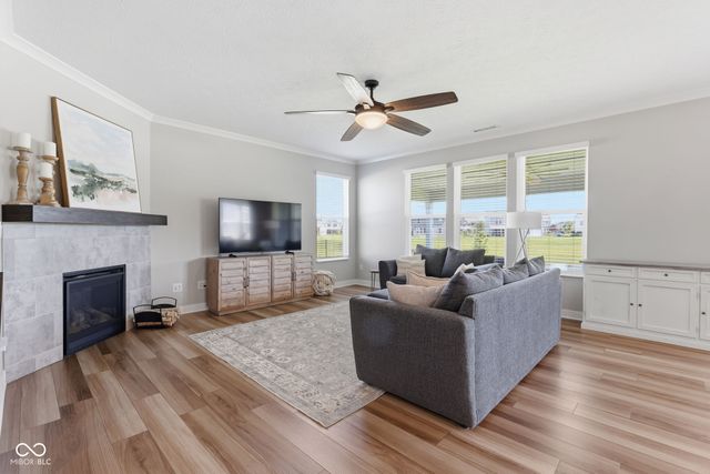 11887 Prominence Place, Fishers, IN 46037