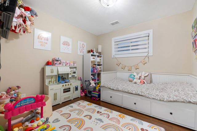 8239 Sayre Avenue, Burbank, IL 60459