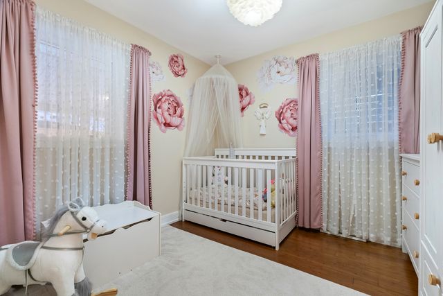 8239 Sayre Avenue, Burbank, IL 60459