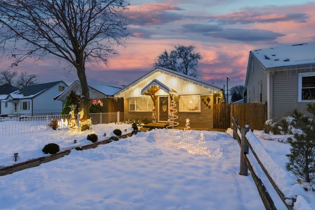 8239 Sayre Avenue, Burbank, IL 60459