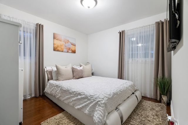 8239 Sayre Avenue, Burbank, IL 60459