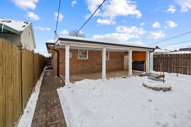 8239 Sayre Avenue, Burbank, IL 60459