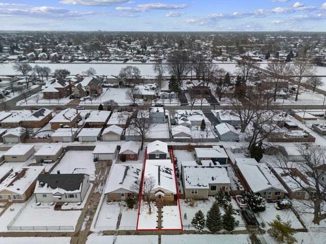 8239 Sayre Avenue, Burbank, IL 60459