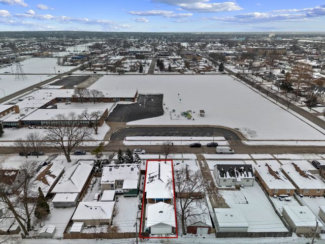 8239 Sayre Avenue, Burbank, IL 60459