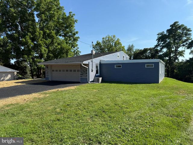 2310 BANNISTER ST, York, PA 17408