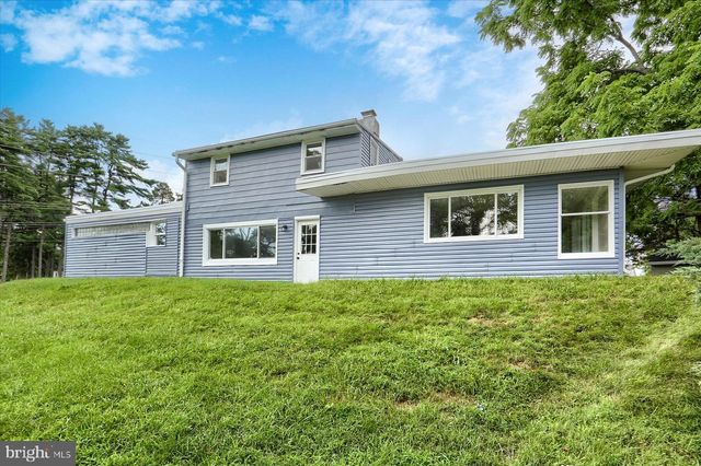 2310 BANNISTER ST, York, PA 17408