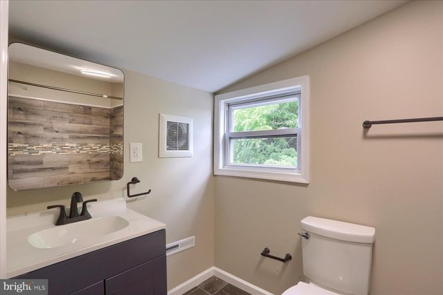 2310 BANNISTER ST, York, PA 17408