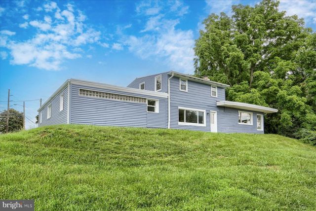 2310 BANNISTER ST, York, PA 17408