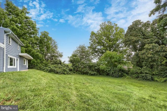 2310 BANNISTER ST, York, PA 17408