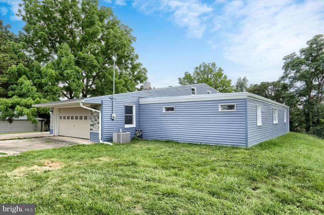 2310 BANNISTER ST, York, PA 17408