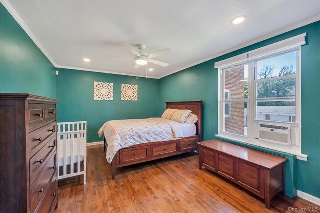 75 Edwards Street 1C, Roslyn Heights, NY 11577