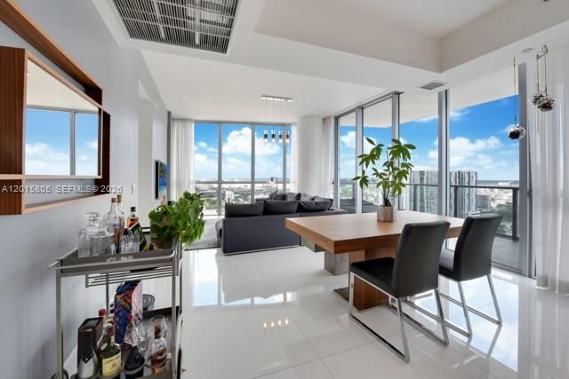 1100 Biscayne Blvd 3205, Miami, FL 33132