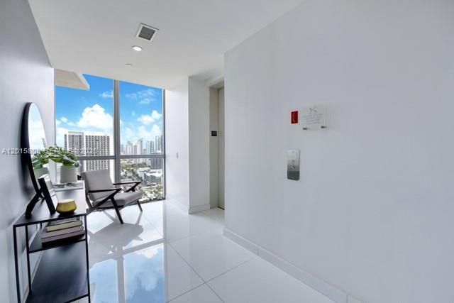 1100 Biscayne Blvd 3205, Miami, FL 33132