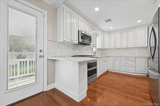 54 Greenway Boulevard, Elmont, NY 11003