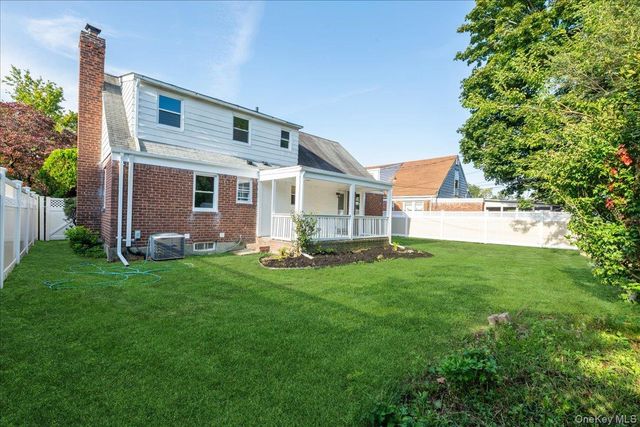 54 Greenway Boulevard, Elmont, NY 11003