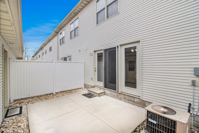 1804 Cottonwood Court, Crown Point, IN 46307