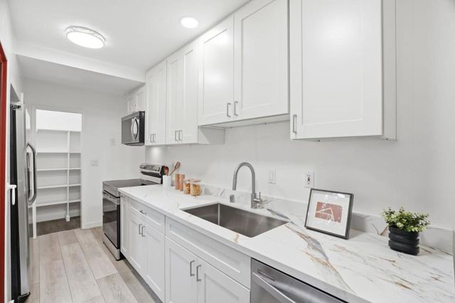 1912 Montecito Avenue 2, Mountain View, CA 94043