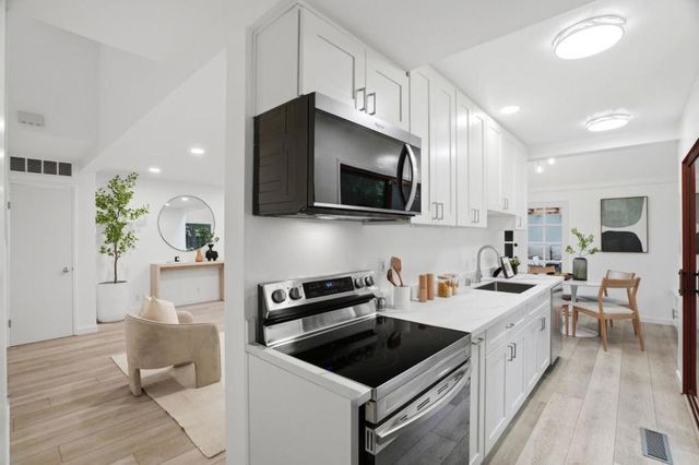 1912 Montecito Avenue 2, Mountain View, CA 94043
