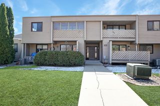 1114 Prairie Meadow Court # 12, Waterloo, IA 50702