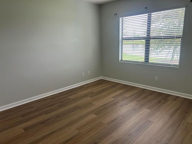 6270 NW Regent Street, Port St Lucie, FL 34983