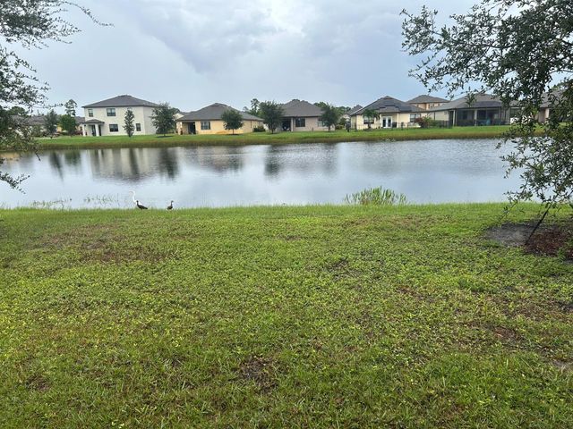 6270 NW Regent Street, Port St Lucie, FL 34983