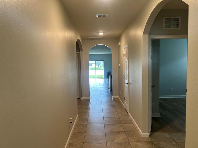 6270 NW Regent Street, Port St Lucie, FL 34983