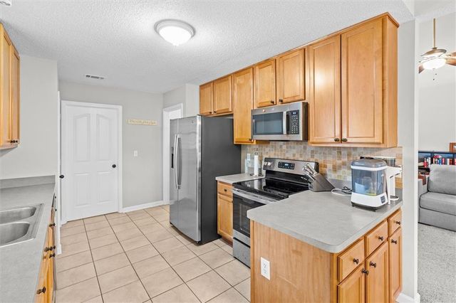 137 Pecan Crescent, Newnan, GA 30265