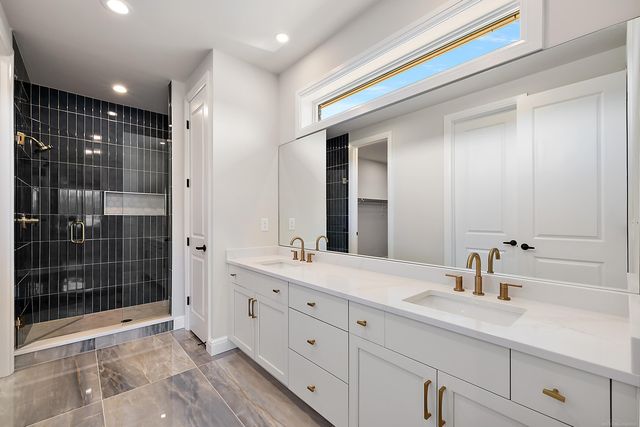 57011 Veridian Boulevard, Washington Twp, MI 48094