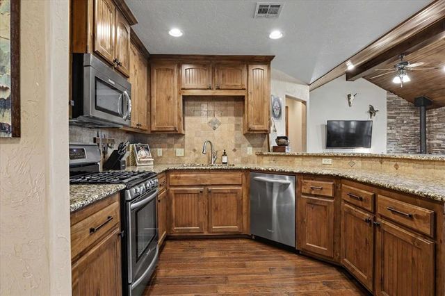 6122 Kitty Hawk Road, Blanchard, OK 73010