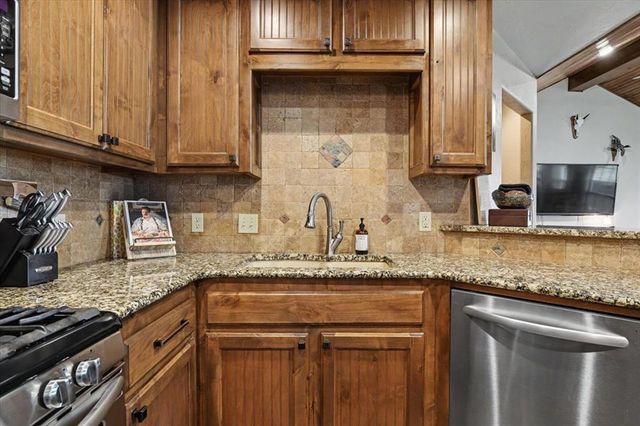 6122 Kitty Hawk Road, Blanchard, OK 73010