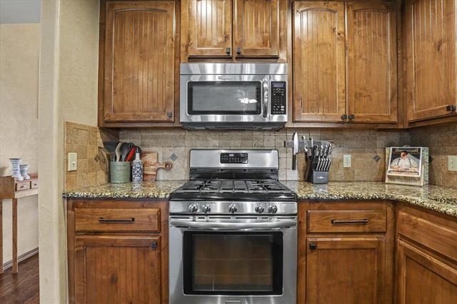 6122 Kitty Hawk Road, Blanchard, OK 73010