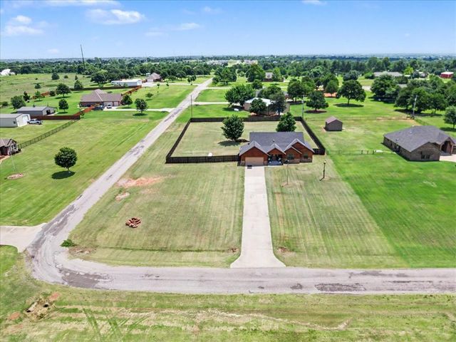 6122 Kitty Hawk Road, Blanchard, OK 73010
