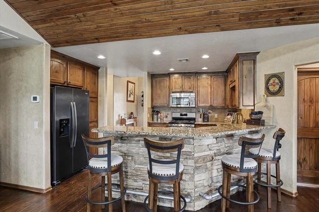 6122 Kitty Hawk Road, Blanchard, OK 73010