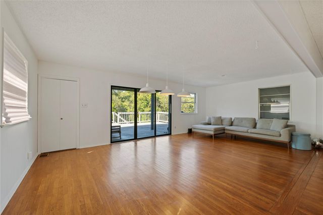 402 Philco DR, Austin, TX 78745