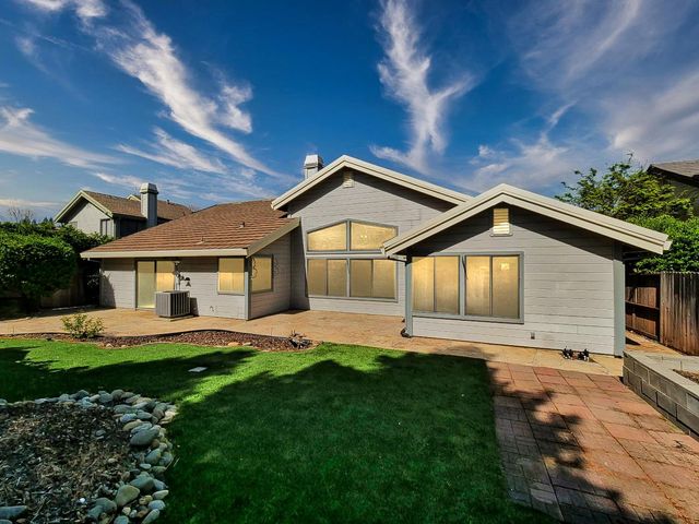 11864 S Carson Way, Gold River, CA 95670