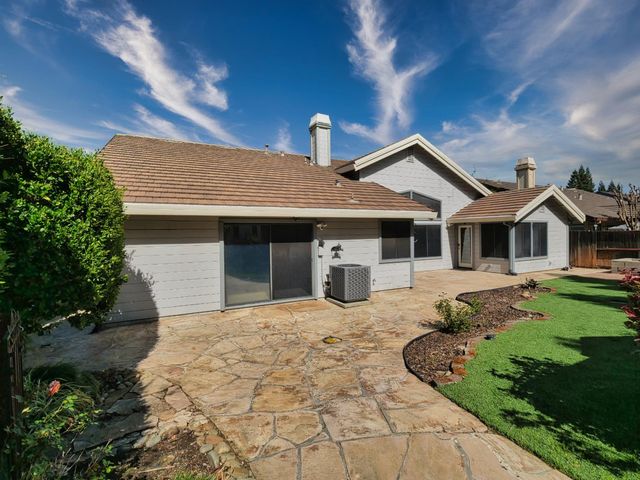 11864 S Carson Way, Gold River, CA 95670