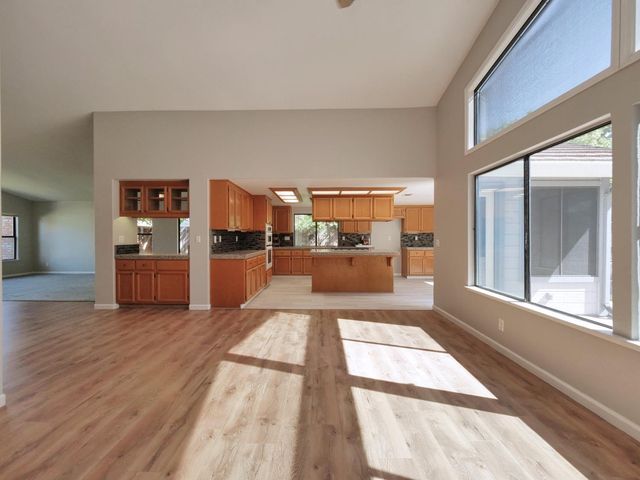 11864 S Carson Way, Gold River, CA 95670