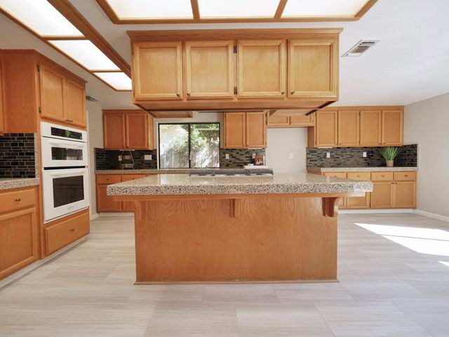 11864 S Carson Way, Gold River, CA 95670