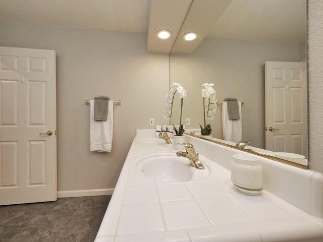 11864 S Carson Way, Gold River, CA 95670