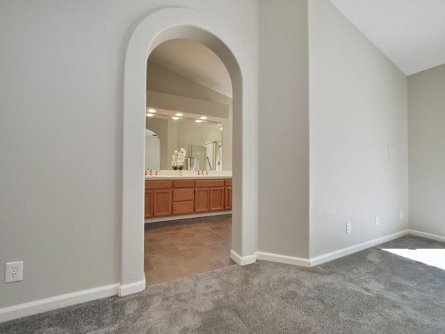 11864 S Carson Way, Gold River, CA 95670