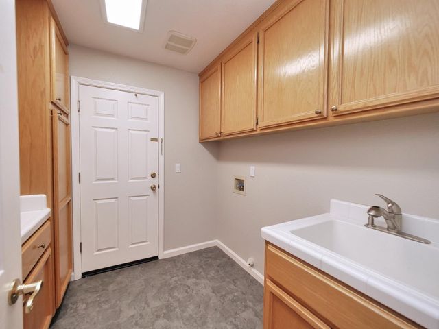 11864 S Carson Way, Gold River, CA 95670