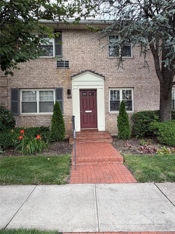 415 Merrick Road 1L, Rockville Centre, NY 11570