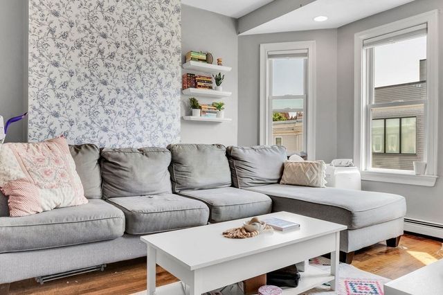 17 I St 3, Boston, MA 02127