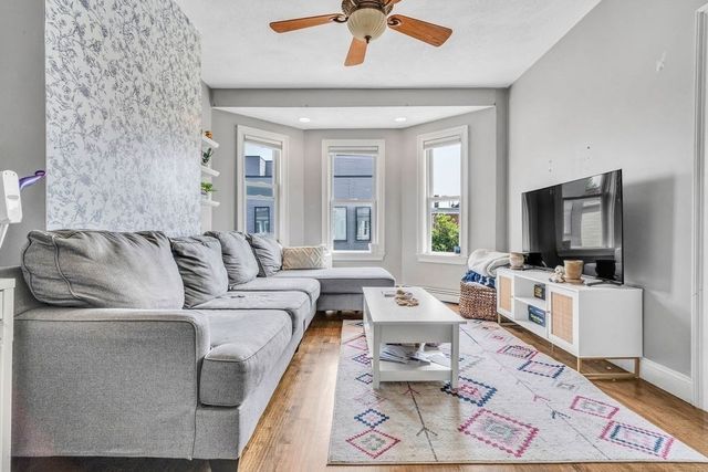 17 I St 3, Boston, MA 02127