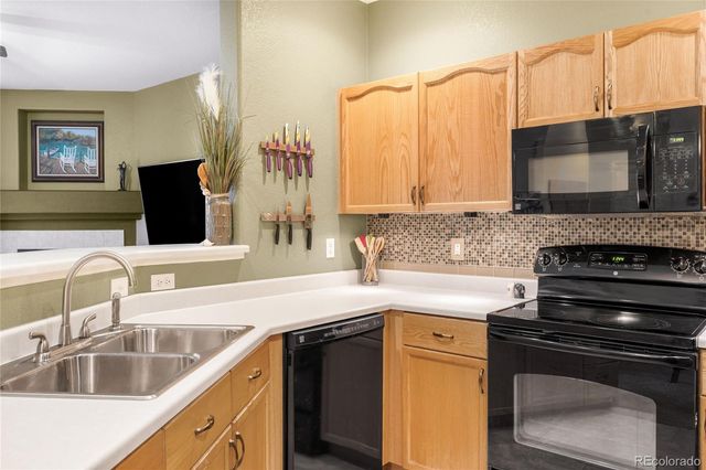 8374 S Holland Way 206, Littleton, CO 80128