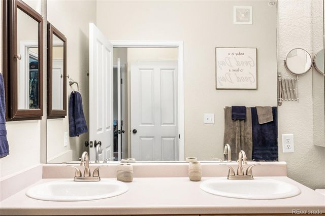 8374 S Holland Way 206, Littleton, CO 80128