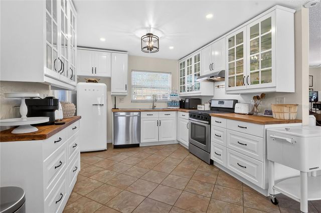 10431 KINGBROOK LANE, Orlando, FL 32821