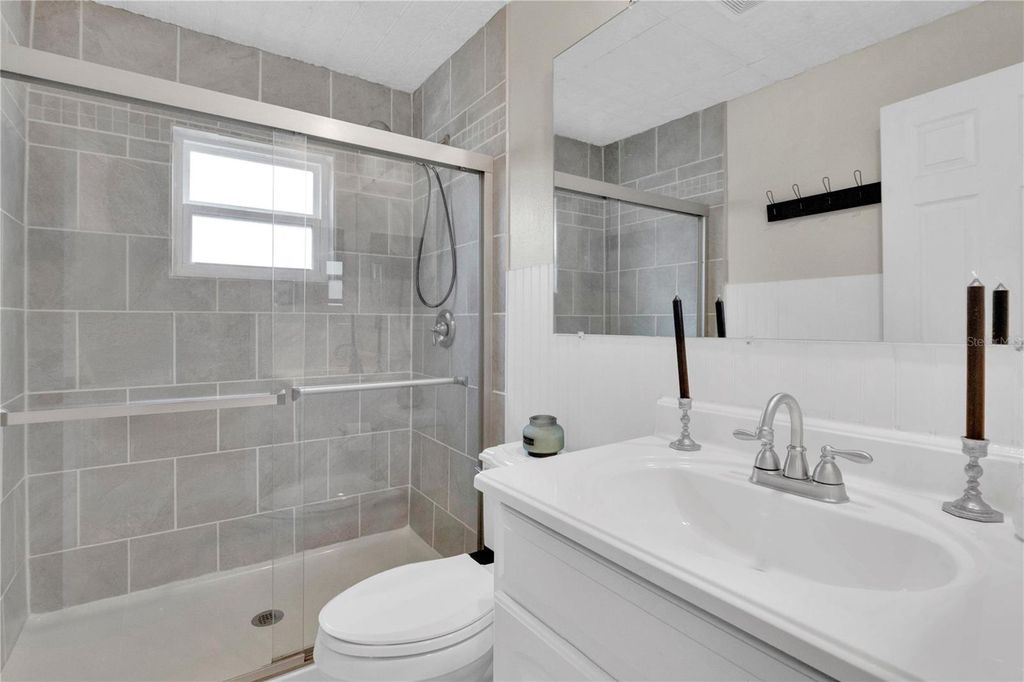 Image 18 of property listing at 10431 KINGBROOK LANE, Orlando, FL 32821