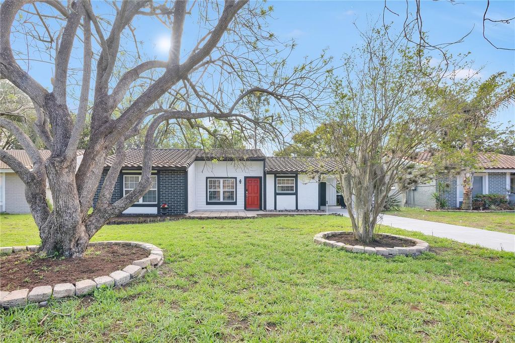 Image 22 of property listing at 10431 KINGBROOK LANE, Orlando, FL 32821